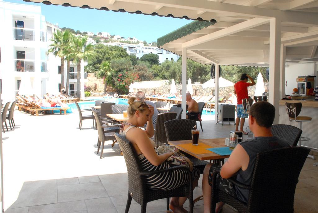 Costa Queen Suites Gumbet Exterior photo