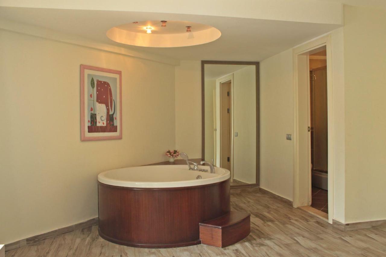 Costa Queen Suites Gumbet Exterior photo